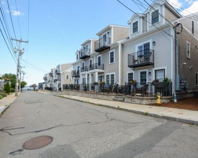 1 Bedroom 1BA 672 ft Condo For Sale in Plymouth, MA