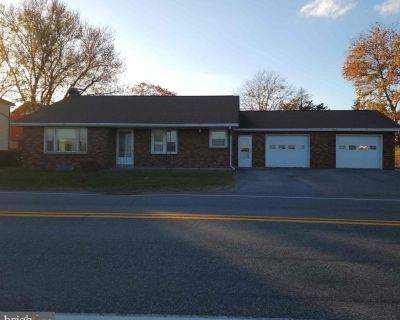 3 Bedroom 1BA 1276 ft Apartment For Rent in Mount Joy, PA