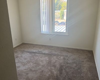 Total rooms: 2. Deposit: $400.00 * Utilities included?: No. No preference. Smoking is allowed. Couples are welcome. Furnishings: Unfurnished * Garage: Yes * Balcony/roof terrace: Yes * Disabled access: * Living room: shared * Broadband included: Yes. Availability Available Now Minimum term None Maximum term None Short rentals considered. Me and my husband are looking for quiet, clean roommates....