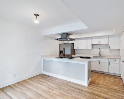 Southwind Drive. Come see this open modern 3/2 apartment conveniently located in North Palm Beach off Northlake close to US !! Split bedrooms, each room has a walk-in closet. Primary comfortably fits a king suite. Quaint apartment building with just 8 units and long-term tenants in place. SS Applicances, quartz countertops and wood look tile throughout. Available 10/1.. 3 Bedroom. 2 Bathroom. 1...