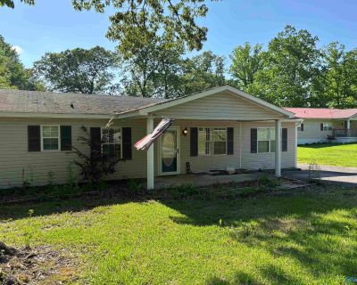 3 Bedroom 2BA 1436 ft Single Family House For Sale in Hartselle, AL