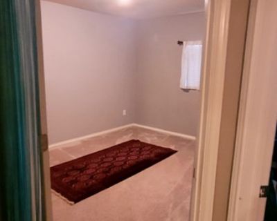 $750 per month room to rent in Buda