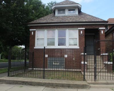 5 Bedroom 1BA 1521 ft Single Family Home For Sale in CHICAGO, IL