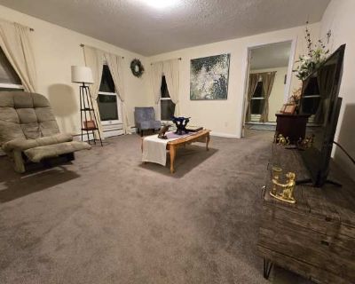 2 Bedroom 1BA 967 ft Furnished Pet-Friendly Apartment For Rent in Watertown, NY