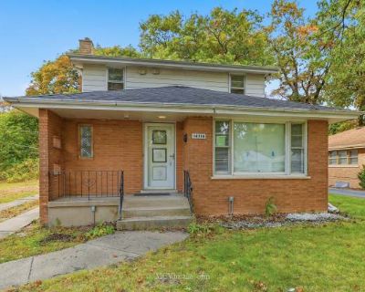 5 Bedroom 2BA 2058 ft Pet-Friendly Apartment For Rent in Dolton, IL