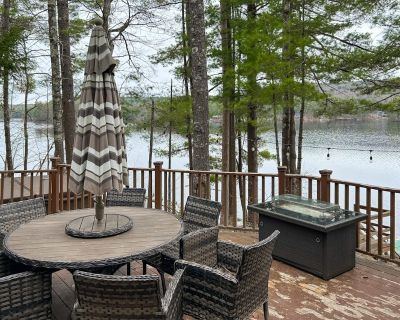 4 Bedroom 2BA Pet-Friendly House Vacation Rental in Pine River Pond Lakefront, Wakefield,...