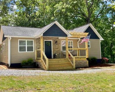 2 Bedroom 2BA 1300 ft Furnished Apartment For Rent in Fannin County, GA