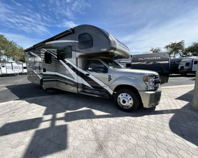 2023 Thor Motor Coach 32 Magnitude