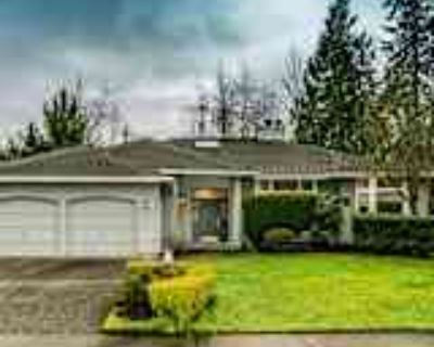 3 Bedroom 2BA 2150 ft² Pet-Friendly House For Rent in Issaquah, WA 4070 240th Pl SE