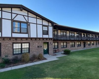 Sappington Rd, Sunset Hills, Flat For Rent