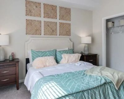 Concord Renovated - Private Room (2 Bed 2 Bath) - B (Has an Apartment). Room in the 1 Bedroom...
