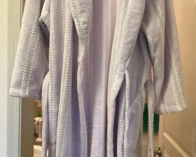 JASMIN ROSE POLYESTER ROBE - Size XL/1X *LIKE NEW*
