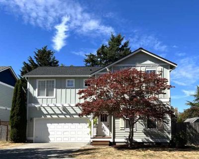 Spacious Craftsman Style Home. image_url. In unit laundry Patio / balcony Dishwasher Pet friendly Garage Walk in closets Unit Amenities carpet dishwasher garbage disposal in unit laundry microwave oven patio / balcony range refrigerator walk in closets Property Amenities pet friendly on-site laundry parking garage media room cats allowed dogs allowed. Pets allowed. 4 Bedroom. 2.5 Bathroom. 1887 ft