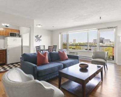 Lease term: Month to Month. $3000/month 1 Month Security Deposit. Furnished Rental. Furnished 1 Bedroom w/ Balcony and Sprawling Views 3D Virtual Tour Available! Price: $ 3,000 Available Date: late November or December Size: Large 1 Bedroom, 1 Bath, 700 + | - Sq Feet Features: Fully Furnished, Elevator Building, Hardwood Floors, Balcony, Dining Area Included in Rent: Hot Water, Furniture, Fresh...