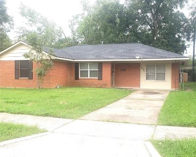 3 - 4 Bedroom 1BA 1254 ft Single Family Detached House For Rent in Houston, TX