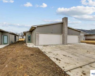 3 Bedroom 2BA 1300 ft Pet-Friendly Apartment For Rent in Wichita, KS