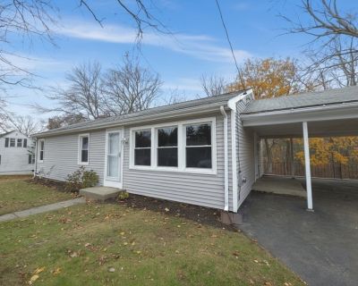 3 Bedroom 2BA 1682 ft Single Family House For Sale in Bellingham, MA