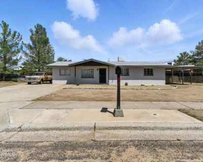4 Bedroom 1BA 1275 ft Single Family Home For Sale in LAS CRUCES, NM