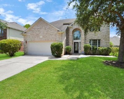 8810 Sunforest Ln. Absolutely outstanding 2-story home with 4 bedrooms, and 2.5 baths. Home designed with high ceiling, spacious living room, and plenty of natural lights, extremely well maintained home. Huge primary bedroom downstairs. Upgraded granite countertop, 3 large bedrooms upstairs with laminate flooring. The community pool, tennis court, and beautiful community lake are within minutes...