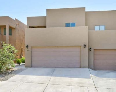3 Bedroom 3BA 1645 ft Townhouse For Sale in ALBUQUERQUE, NM