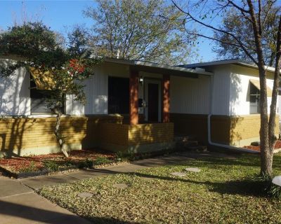 3 Bedroom 2BA 1125 ft Single Family House For Rent in Sherman, TX