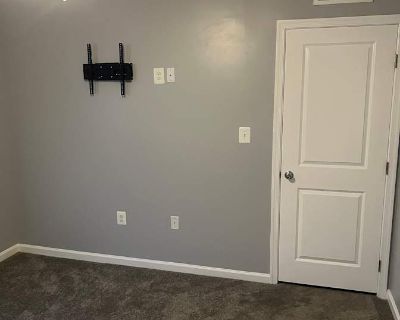 Available on: now. Unfurnished. Parking available * Internet included * Students welcome * 40+ years welcome. New Construction! Clean house! Great Neighborhood. Close to the highway & shopping areas!. Rent $900 per month Bills Included Security deposit $250 Property type House Room furnishing Unfurnished Available on Now. Professionals, quiet residents. Everyone minds their business. Yet at the...