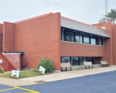 1 Bedroom 1BA 4000 ft Apartment For Rent in Park Ridge, WI