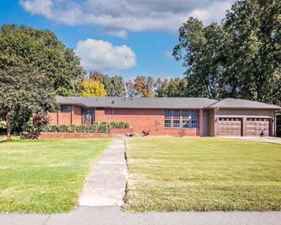 3 Bedroom 3BA 2899 ft Single Family Home For Sale in CARLISLE, AR