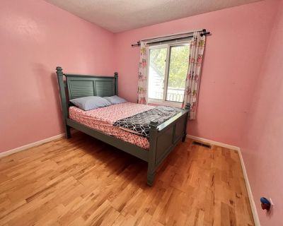 Pet friendly $900 per month room to rent in Shoreview