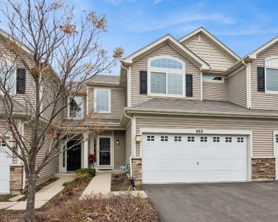 3 Bedroom 2BA 1586 ft Condo For Sale in Round Lake, IL