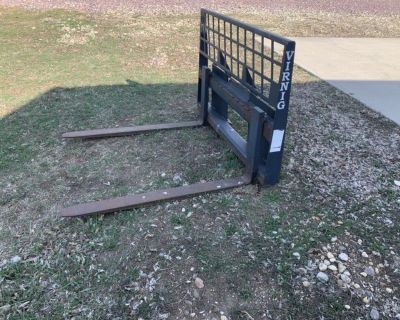 New Holland Ls 180 skid steer