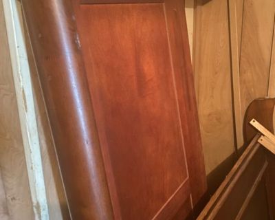 Cherry Queen Sleigh Bed       $100