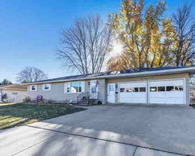 3 Bedroom 2BA 2462 ft Single Family Home For Sale in OCONTO, WI