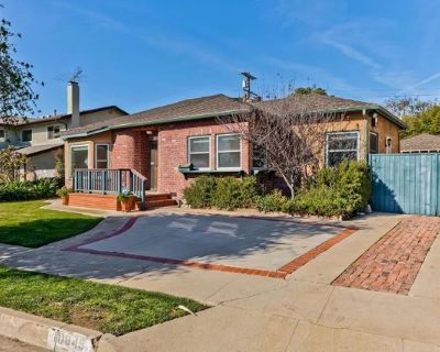 4 Bedroom 3BA 2119 ft Apartment For Rent in Culver City, CA