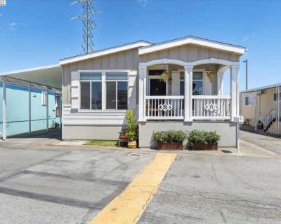 3 Bedroom 2BA 1482 ft Pet-Friendly Mobile Home For Sale in REDWOOD CITY, CA