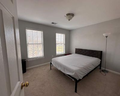 Available on: now. Furnished. Parking available * Internet included * LGBTQ+ friendly * Students welcome * 40+ years welcome. This clean and big room is located in a beautiful and updated single house. Freshly painted and very cozy. Can be furnished or unfurnished. Full house privilege and all utilities included. Needs to be dependable, quiet and neat.. Rent $850 per month Bills Included Securi...