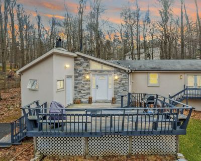 4 Bedroom 3BA 2800 ft Apartment For Rent in Tobyhanna, PA