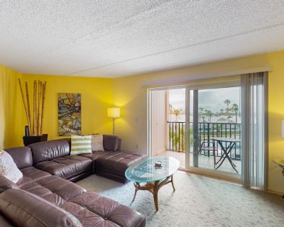 2 Bedroom 2BA Condo Vacation Rental in Bright Delight, Daytona Beach Shores, FL