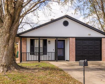 2 Bedroom 2BA 923 ft Single Family Home For Sale in CENTERTON, AR