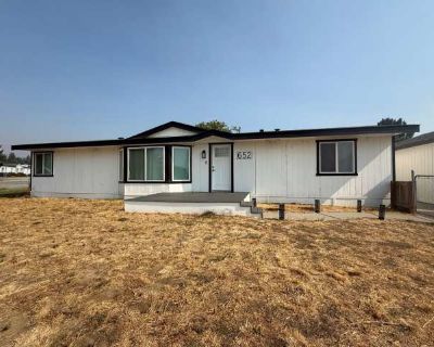 Now renting 3 bedroom House. image_url. In unit laundry Dishwasher Pet friendly Garage Air conditioning Microwave Unit Amenities air conditioning dishwasher garbage disposal in unit laundry microwave range refrigerator Property Amenities pet friendly on-site laundry parking garage cats allowed dogs allowed. Pets allowed. 3 Bedroom. 2 Bathroom. 1680 ft