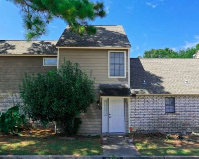 1500 West Esplanade Avenue. image_url. W/D hookup Patio / balcony Dishwasher Pet friendly Recently renovated Pool Unit Amenities air conditioning ceiling fan dishwasher fireplace furnished microwave oven patio / balcony range refrigerator w/d hookup recently renovated Property Amenities cats allowed dogs allowed pet friendly on-site laundry pool tennis court. Pets allowed. 3 Bedroom. 2 Bathroom...