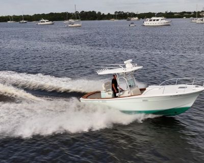 Presenting a fully refitted 2009 Bimini 24 Cuddy Cabin, equipped with Seakeeper technology for enhanced stability. This Palm Beach Edition features a powerful single Volvo Penta D4-320 diesel engine, allowing for a cruising speed of 25 knots while consuming just 10 gallons per hour. It boasts advanced navigation with dual Garmin 8612 MFDs, an autopilot system, an open array radar, and dual VHF ...
