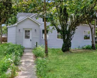 36 Kensington Avenue. image_url. Pet friendly Property Amenities cats allowed dogs allowed pet friendly. Pets allowed. 3 Bedroom. 2 Bathroom. 0 ft