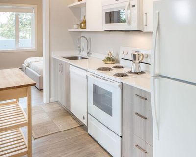 VERVE - 2 Bedroom 2 Bath |1.5 Months FREE Rent| Uptown Victoria!