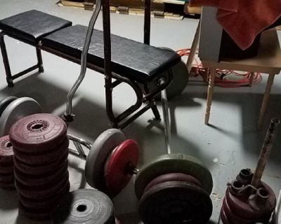 Weight bench and 3oo+lbs of weights