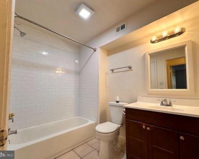 2 Bedroom 1BA 920 ft Apartment For Rent in Mount Laurel, NJ