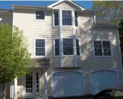 3 Bedroom 2.5BA 1522 ft Apartment For Rent in Norwich, CT