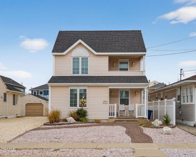 8 Bedroom 4BA 2742 ft Apartment For Rent in Lavallette, NJ