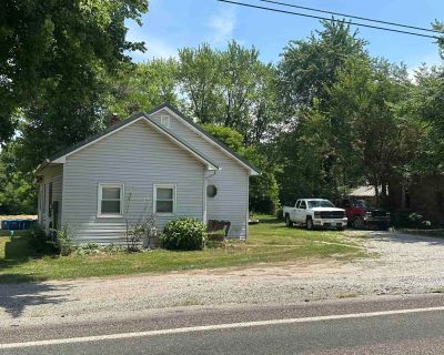 2 Bedroom 1BA 882 ft Single Family House For Sale in Winslow, IN