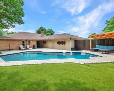 4 Bedroom 3BA 2268 ft Single Family Home For Sale in Dallas, TX